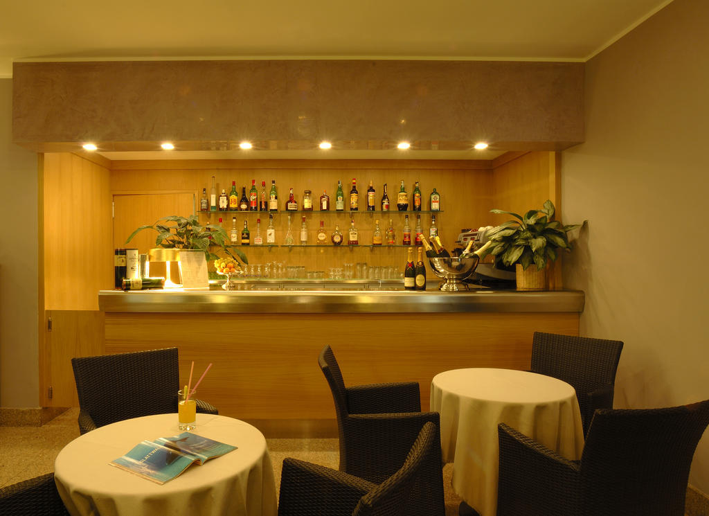 Hotel Corso Alaxi Hotels 알라시오 외부 사진