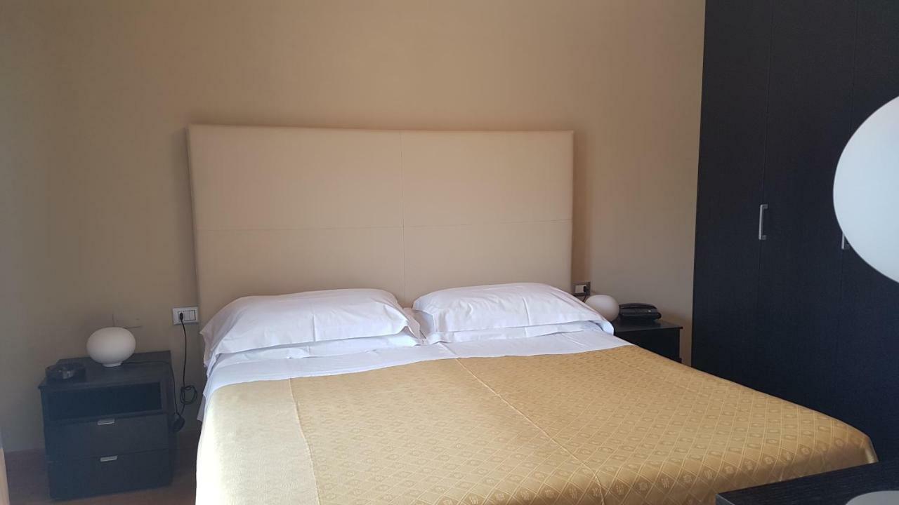 Hotel Corso Alaxi Hotels 알라시오 외부 사진
